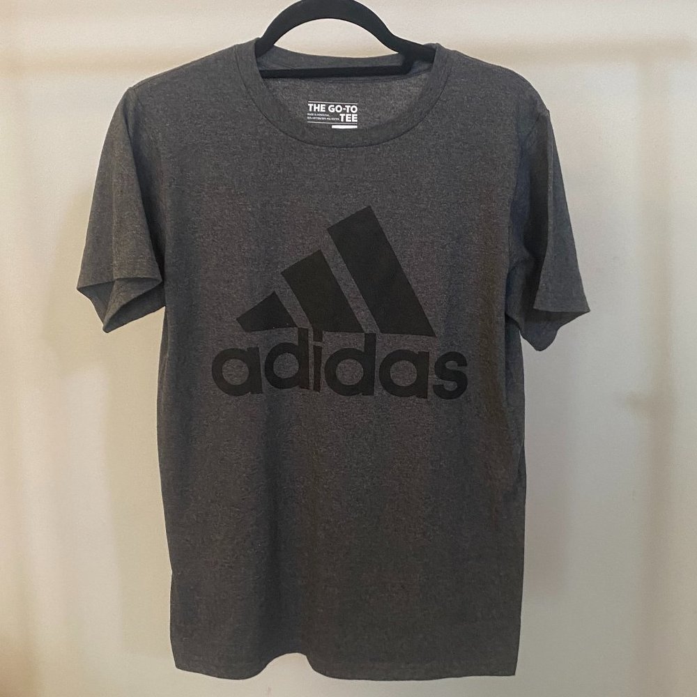 Adidas T-Shirt